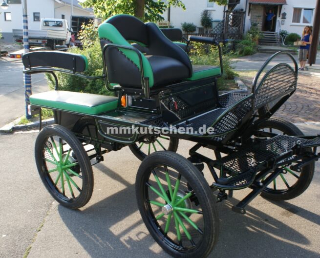 marathonwagen-fahrschulwagen-grun-kutsche-beleuchtung-komfortsitz-rader-mmkutschen-luftfederung