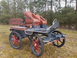 koets-freizeitkutsche-marathonwagen-wagonette-fahrschulwagen-37-luftfederung-scheibenbremsen-blinker-beleuchtung-ortscheitschoner -mmkutschen-deichseldampfer-doppelrücklehnen-tacho-lenkverzögerung-flachspeichen-edelstahlrohr-schwingsitz