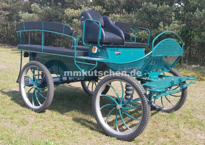 freizeitkutsche-marathonwagen-wagonette-fahrschulwagen-40-luftfederung-blinker-beleuchtung-scheibenbremsen-feststellbremse-mmkutschen