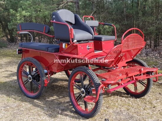 koets-marathonwagen-fahrschulwagen-rot-kutsche-beleuchtung-komfortsitz-rader-mmkutschen