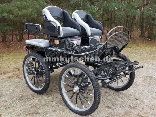 freizeitkutsche-marathonwagen-wagonette-fahrschulwagen-34a-luftfederung-scheibenbremsen-staufächer-blinker--beleuchtung-mmkutschen-neue-kutsche