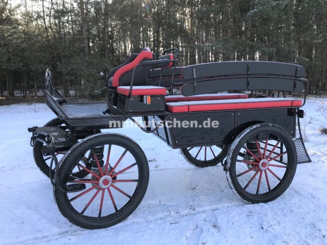 pferdekutsche-kutsche-mmkutschen-fahrschulwagen-015-e-staukästen-sitzbänke doppelrücklehnen-aufstiegstreppe-handkurbelbremse-luftfederung-wechselradnabe-komfortsitz 